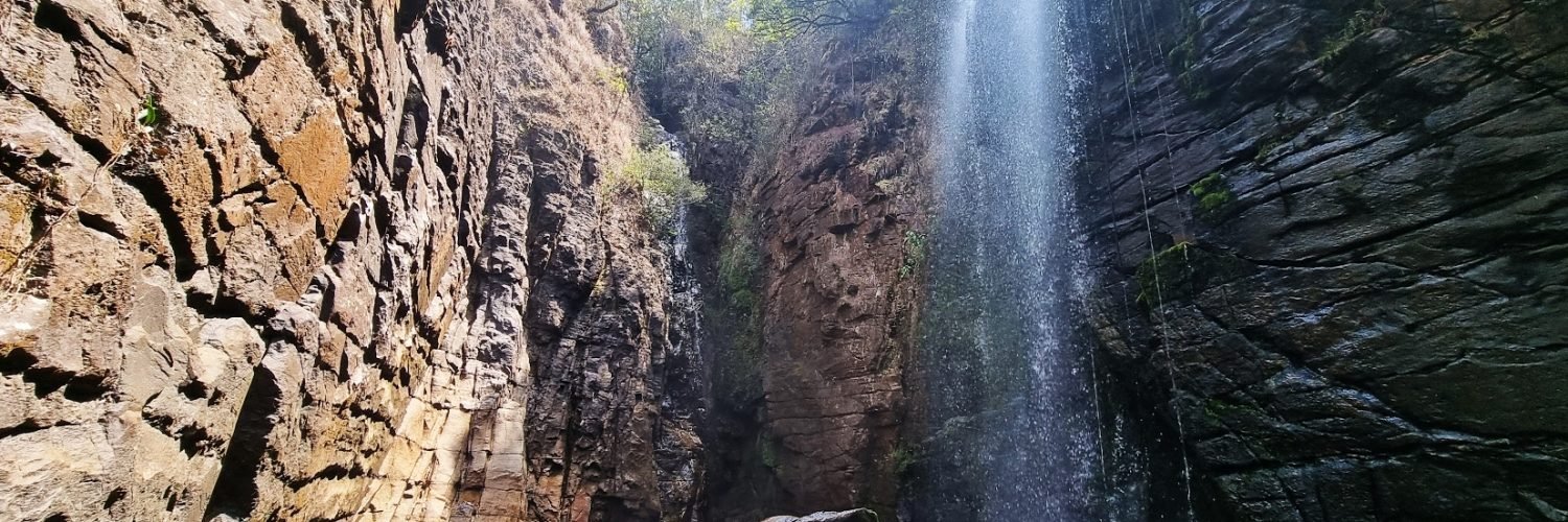 Complexo-da-Elvira-Serra-dos-Alves-Minas-Gerais-Brasil-Cachoeira-2