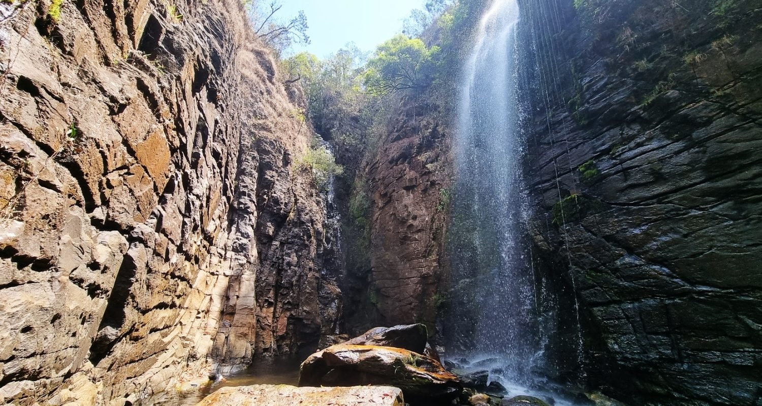 Complexo-da-Elvira-Serra-dos-Alves-Minas-Gerais-Brasil-Cachoeira-2